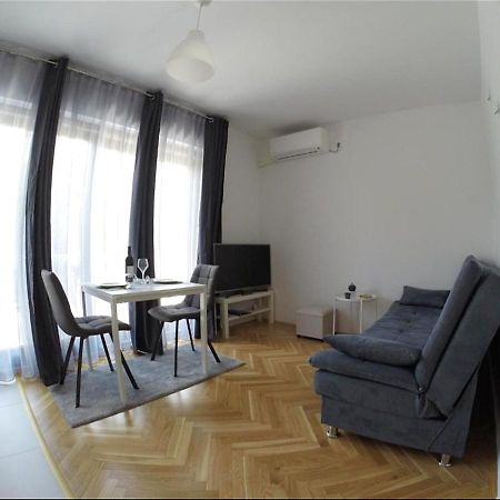 Apartment Jacky 로비니 외부 사진